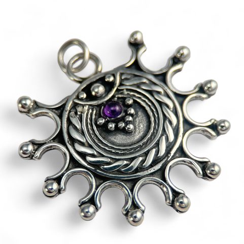 DEVANA, SLOVANSKÝ SLUNEČNÍ STŘÍBRNÝ PŘÍVĚSEK S AMETYSTEM, AG 925, 17 G