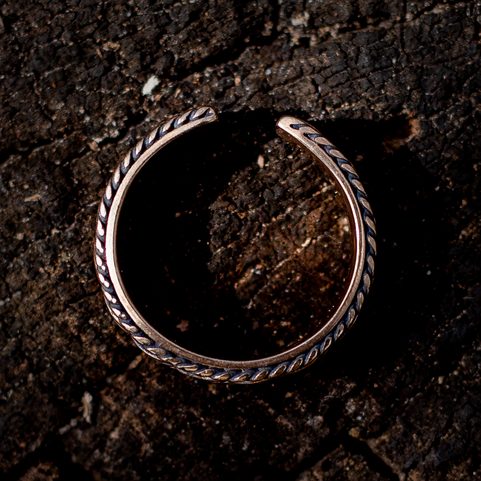 ROHAN, BRONZOVÝ PRSTEN