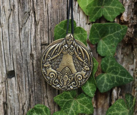 FREYA VIKINSKÁ BOHYNĚ, AMULET, ZINEK STAROMOSAZ