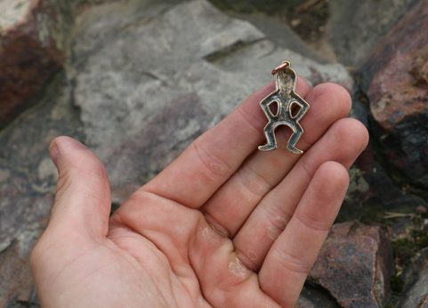 MUŽ Z POKLADU MARTYNIVKA, BRONZ, PŘÍVĚŠEK