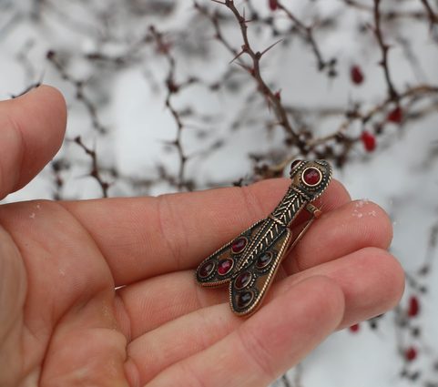 MEROVEJSKÁ FRANSKÁ BROŽ, BRONZ A GRANÁTY, REPLIKA 5. STOL.