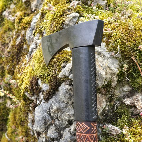 VALAŠKA - ČIČMANY, TRADIČNÍ KOVANÁ SEKERA