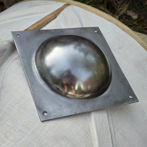 PUKLICE NA ŠTÍT, ŘÍMSKÁ, UMBO, ČTVERCOVÁ - ROVNÁ