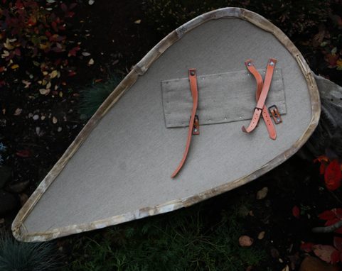 ROMÁNSKÝ MANDLOVÝ ŠTÍT