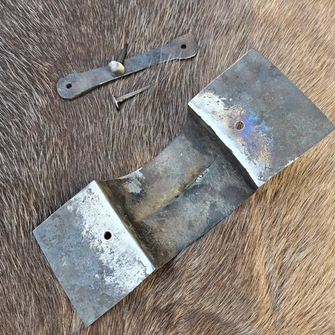 UMBO, STŘEDOVÁ PUKLICE NA KELTSKÝ ŠTÍT, LATÉN C1