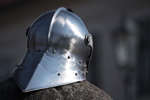 NĚMECKÝ ŠALÍŘ, STŘEDOVĚKÁ PŘILBA