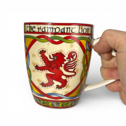 PORCELÁNOVÝ HRNEK, SKOTSKÝ LEV