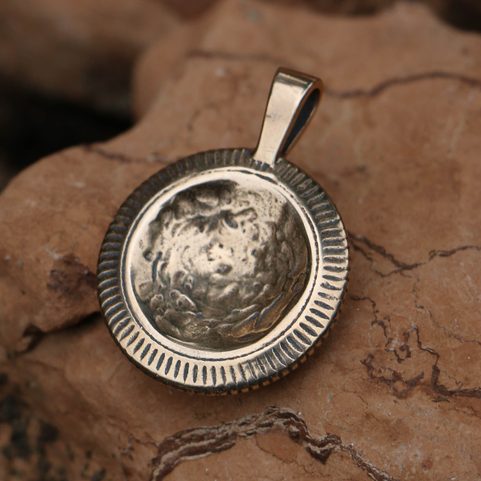TRIGLAV, SLOVANSKÝ AMULET BRONZ