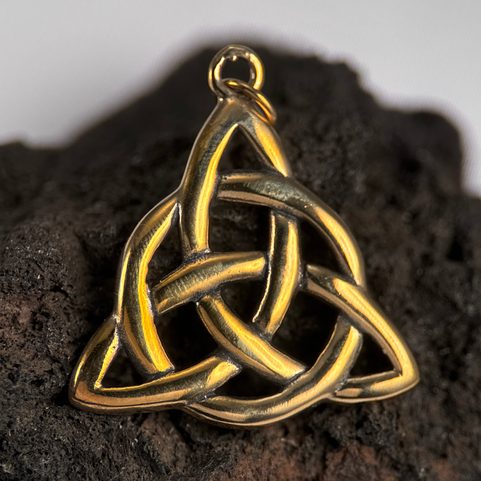 TRIQUETRA, BRONZ, AMULET