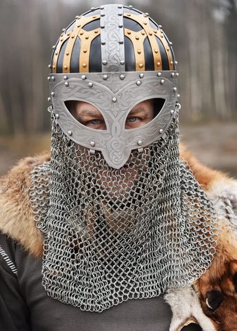VIKINGSKÁ BRÝLOVÁ HELMA S KROUŽKOVÝM LÍMCEM