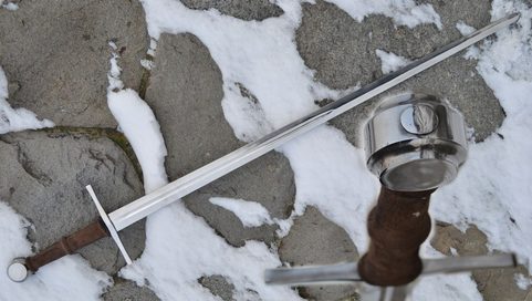 MELIADOR, JEDEN A PŮLRUČNÍ MEČ