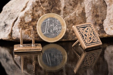 KELTSKÝ UZEL, GLENDALOUGH, IRSKO, BRONZOVÝ NÝTEK