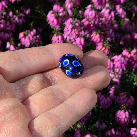 VINUTÁ PERLE, SKLENĚNÝ KORÁLEK