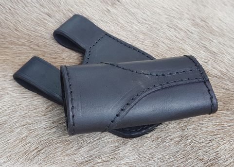 KOŽENÝ ZÁVĚS NA MEČ - ČERNÝ