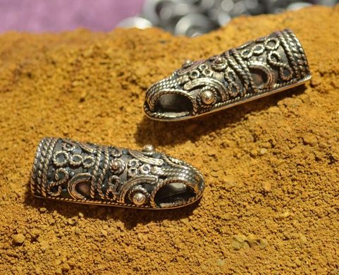 VIKINSKÁ KONCOVKA NA AMULETY, ÖDESHÖG, ŠVÉDSKO, BRONZ - 2 KUSY