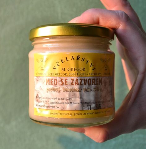 MED SE ZÁZVOREM, PASTOVÝI, 200 ML, 235 G