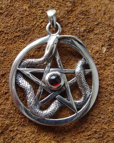 HADÍ PENTAGRAM, STŘÍBRNÝ PŘÍVĚSEK, AG 925, GRANÁT