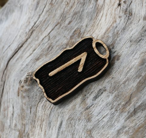 LAGUZ - RUNOVÝ AMULET ZE DŘEVA