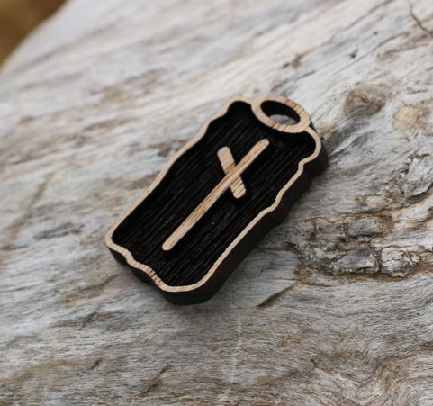 NAUTHIZ - DŘEVĚNÝ AMULET - RUNA