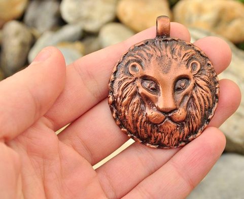 LEV, MĚSÍČNÍ ZNAMENÍ, AMULET