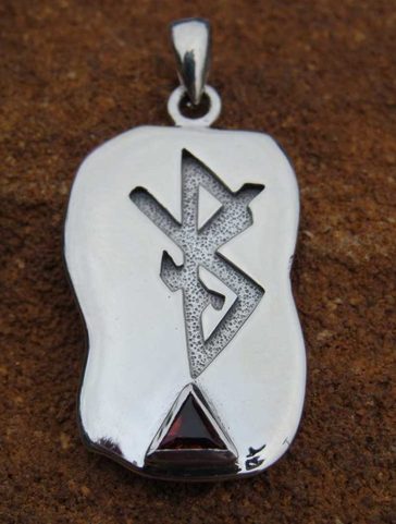 ZDRAVÍ, SVÁZANÉ RUNY, STŘÍBRNÝ TALISMAN S GRANÁTEM, AG 925