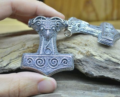 HAVRANÍ THOROVO KLADIVO, STŘÍBRNÝ PŘÍVĚSEK, AG 925, 18 G