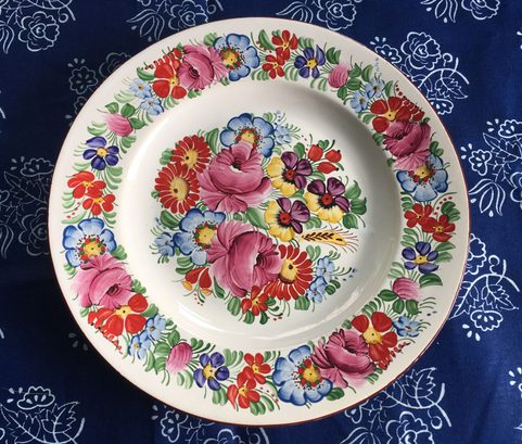 TRADITIONAL HANDPAINTED PLATE, CHODSKO