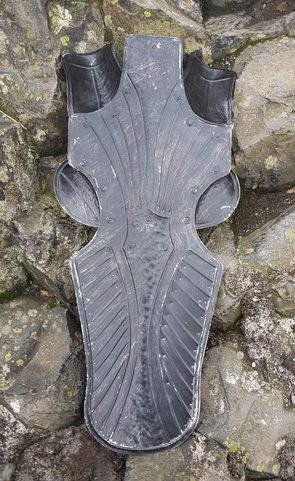 PLECHOVÁ MASKA, ZBROJ PRO KONĚ - DEKORACE