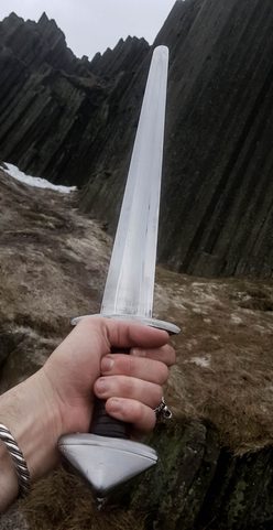 BORG, VIKINSKÝ MEČ - ČERNÁ KŮŽE