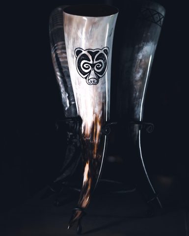 URSUS, MEDVĚD, ROH NA PITÍ