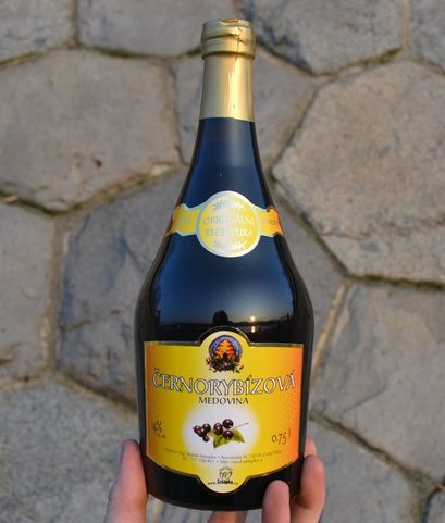 ČERNORYBÍZOVÁ MEDOVINA 0,75 L