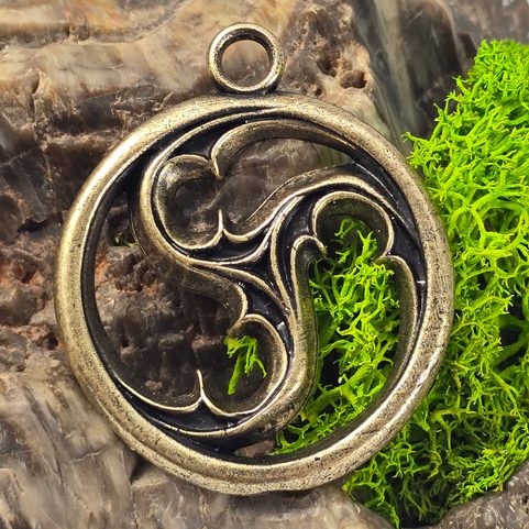 GOTICKÝ TRISKEL, OKNO KATEDRÁLY, PŘÍVĚSEK, ZINEK, STAROMOSAZ