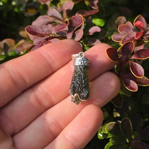STERLING SILVER PENDANT WITH MOLDAVITE, AG 925