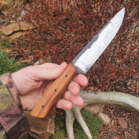 BUSHCRAFTER, KOVANÝ NŮŽ DO PŘÍRODY