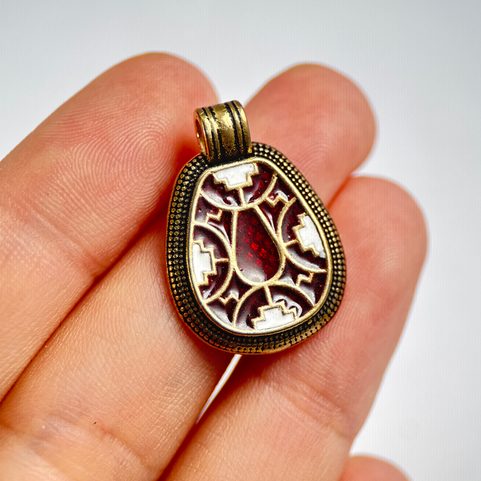 CLOISONNÉ - MEROVEJSKÝ BRONZOVÝ PŘÍVĚSEK