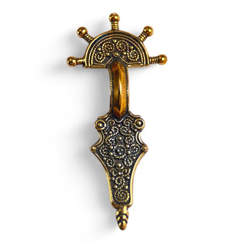 FIBULA - SLOVANSKÝ PŘÍVĚŠEK, ODLÉVANÝ GRANULOVANÝ A FILIGRÁNOVÝ ŠPERK, BRONZ