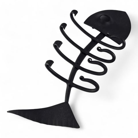 KOVANÝ VĚŠÁK, RYBA