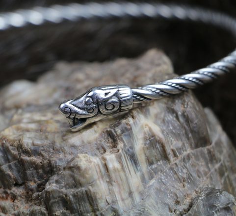 BESTIE Z BURGU, STŘÍBRNÝ NÁKRČNÍK, AG 925, 83 G