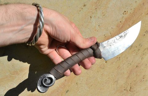 BERAN, KOVANÝ NŮŽ