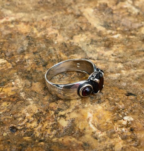 CITTADELLA, STŘÍBRNÝ PRSTEN S GRANÁTEM, AG 925