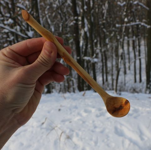 NA KAFÍČKO, VYŘEZÁVANÁ LŽIČKA