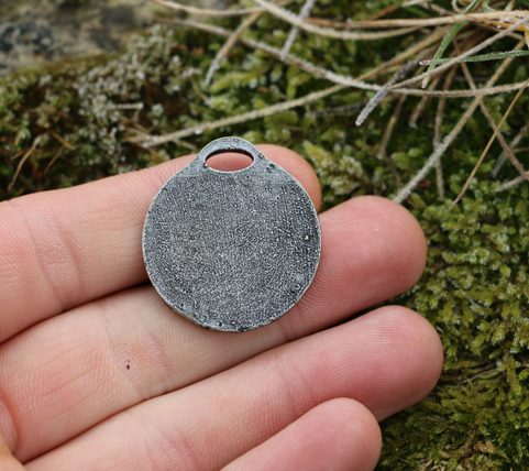 VEGVISÍR AMULET NA KRK, ZINEK