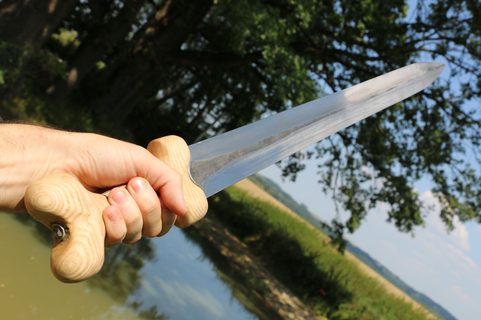 CORMAC, KELTSKÝ MEČ