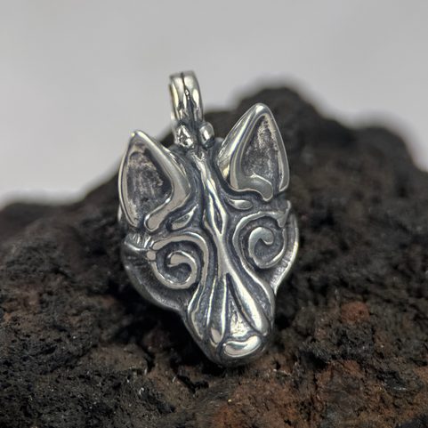 VLK FENRIR, STŘÍBRNÝ PŘÍVĚSEK, VIKINSKÝ VÝTVARNÝ STYL, AG 925 - 10 G, MENŠÍ