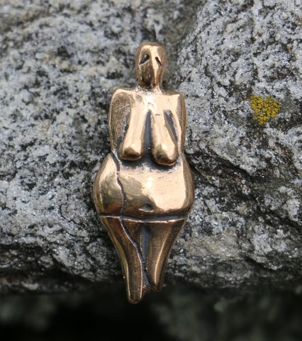 VĚSTONICKÁ VENUŠE, PŘÍVĚŠEK, BRONZ