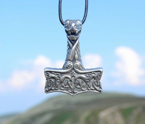 THOROVO KLADIVO, STYL OSEBERG, NORSKO, STŘÍBRNÝ PŘÍVĚSEK, AG 925, 12G