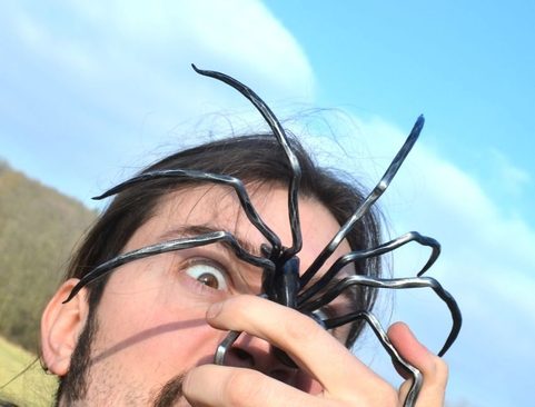 ČERNÁ VDOVA, KOVANÝ PAVOUK, FIGURKA