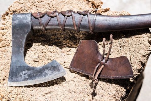 RAGNAR, STŘEDOVĚKÁ BRADATICE, SEKERA