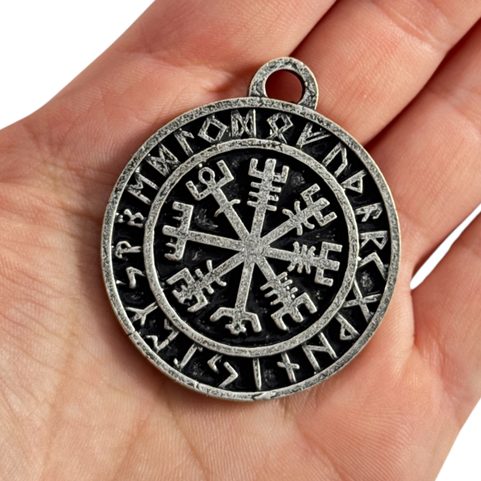 VEGVISIR - KOMPAS, ISLANDSKÁ RUNA, PŘÍVĚŠEK, ZINEK