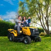 RIWALL PRO RLT 86 TRD TRAVNÍ TRAKTOR 86 CM SE ZADNÍM VÝHOZEM A MECHANICKOU PŘEVODOVKOU - TRAKTORY SE SBĚRNÝM KOŠEM - TRAKTORY